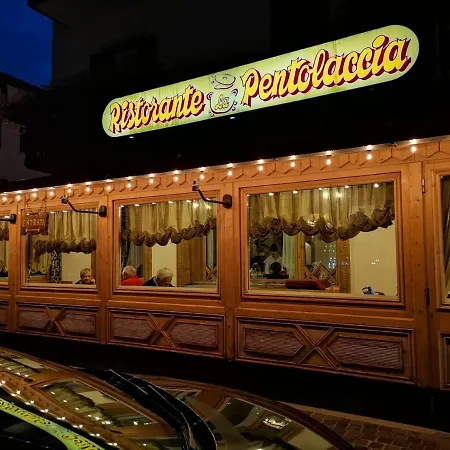 Hotell Meuble La Perla 2*